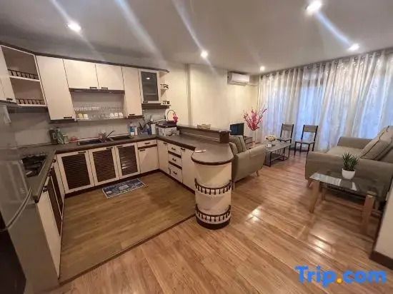 Riverbank Suites 408