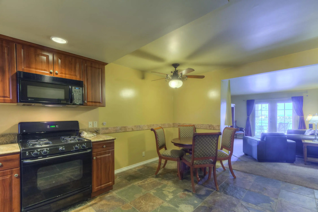 Oceanside Marina Suites - A Waterfront Hotel