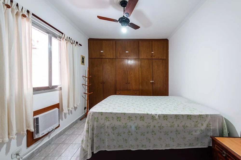 Apartamento a 550 m da Praia com Wi-fi e Garagem