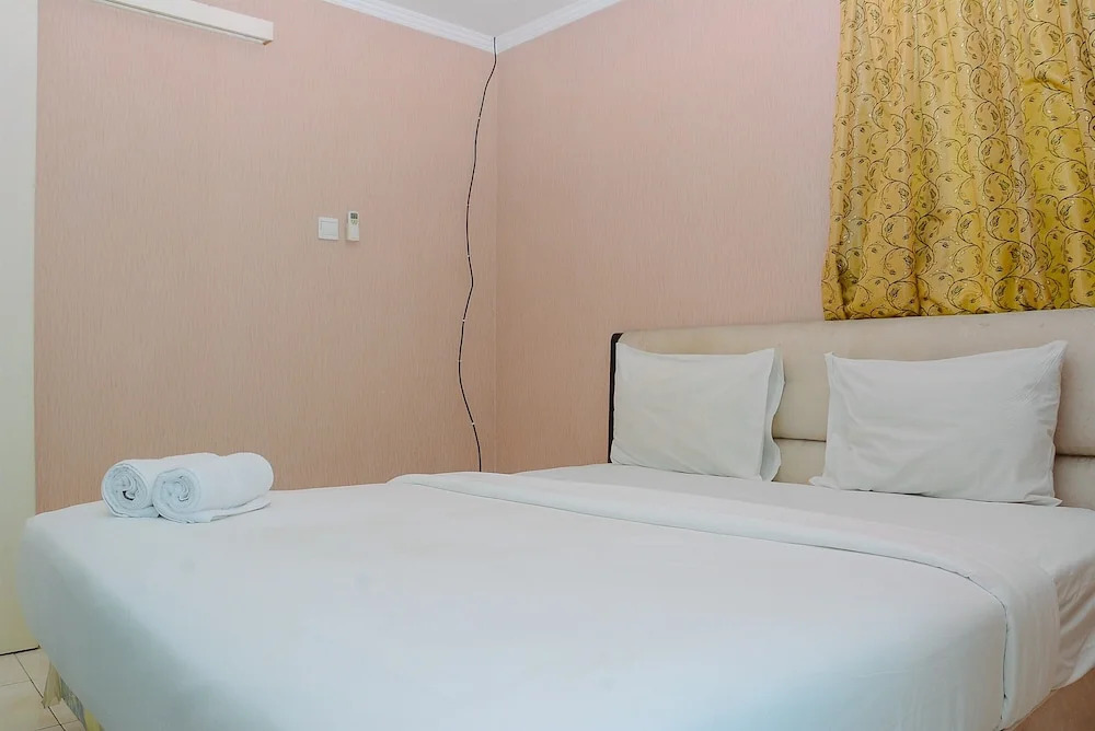 Minimalist and Cozy 2Br Apartment at the Boulevard