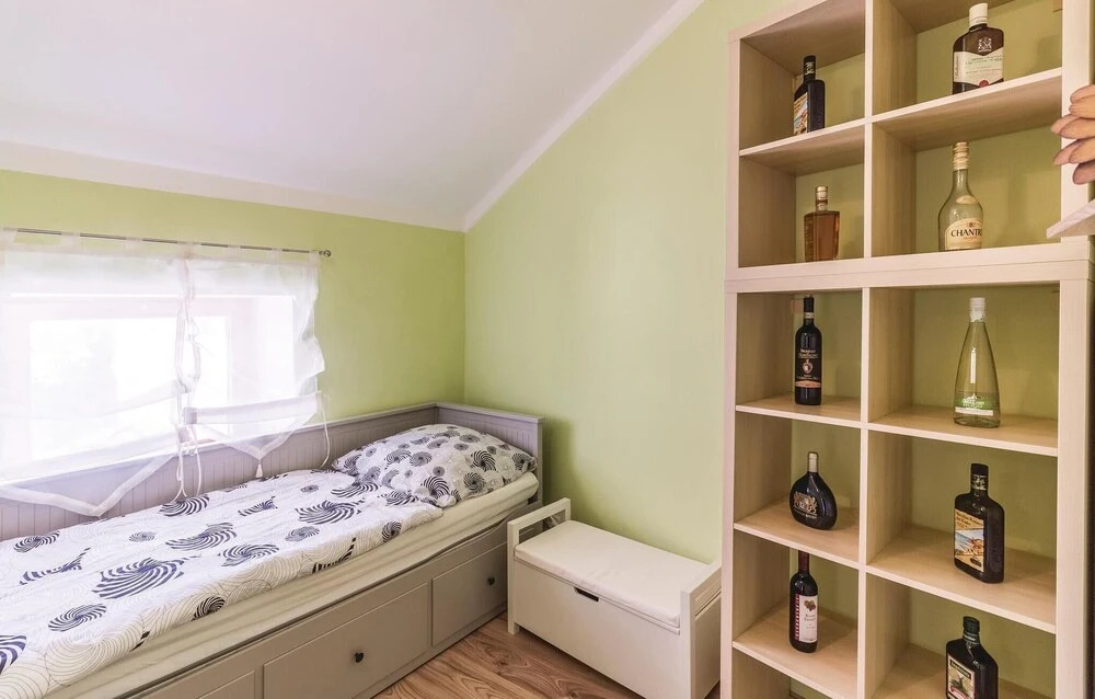Three-Bedroom Holiday Home In Pomer