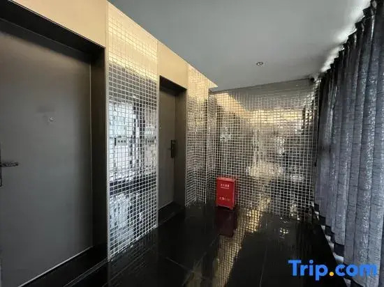 Light Luxury Homestay (Shantou High-speed Railway Station)