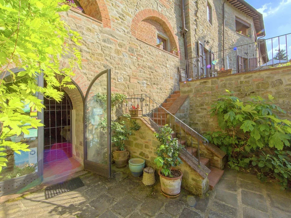 Attractive apartment in typical Tuscan style