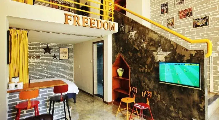 Sanyacoastal Inn Dadonghai