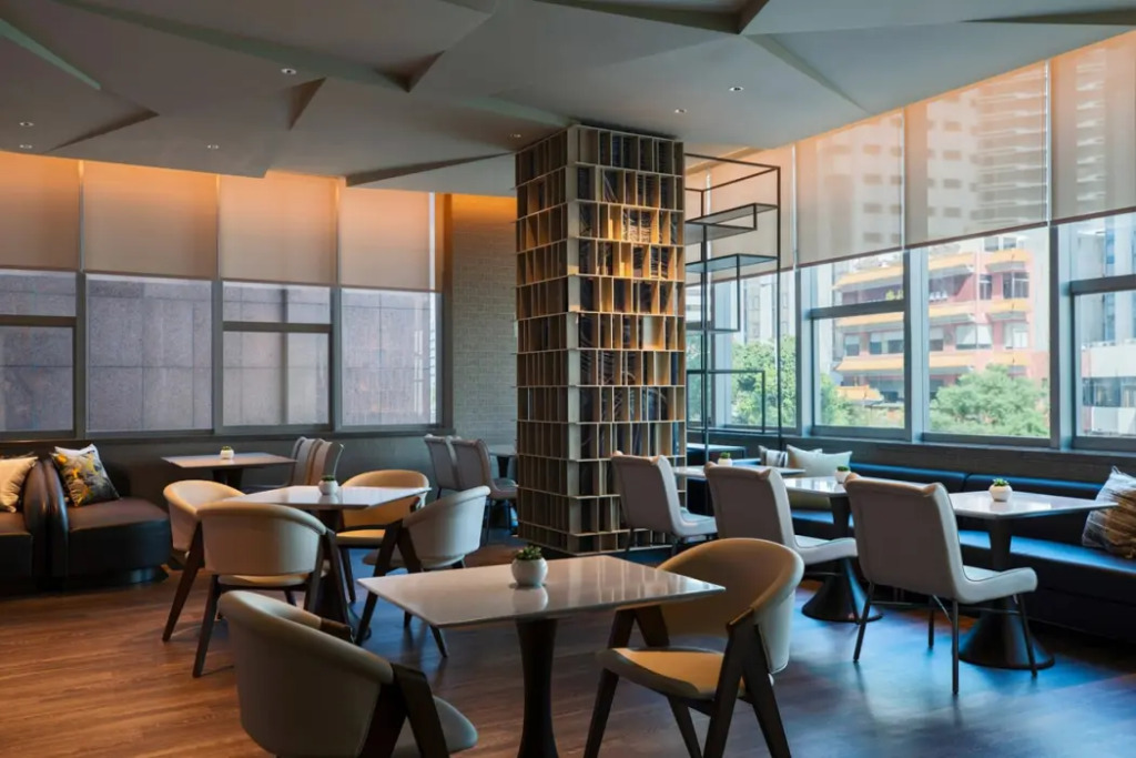 Renaissance Shenzhen Luohu Hotel