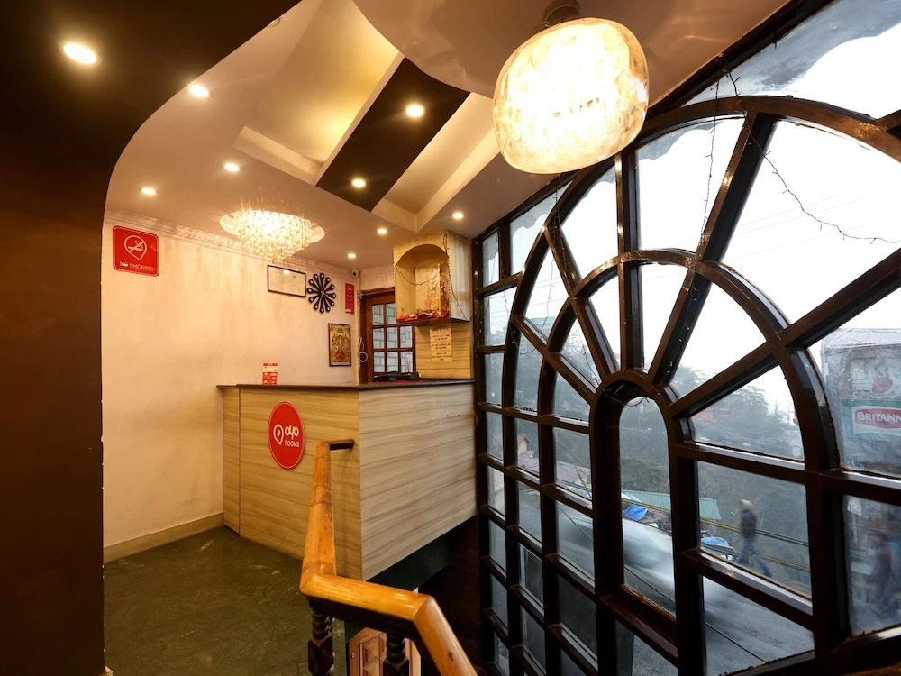 OYO Rooms 055 Mall Rd Tourism Lift