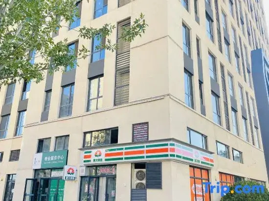 Courtesy Apartment (Jinyang Lake Park Store)