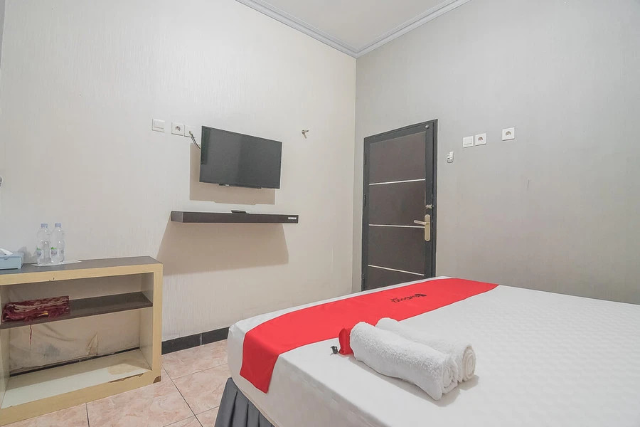 RedDoorz Syariah near Taman Rozeline Penajam