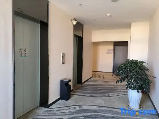 Homeinn · Fairyland Shangpin Hotel (Qujing Station)