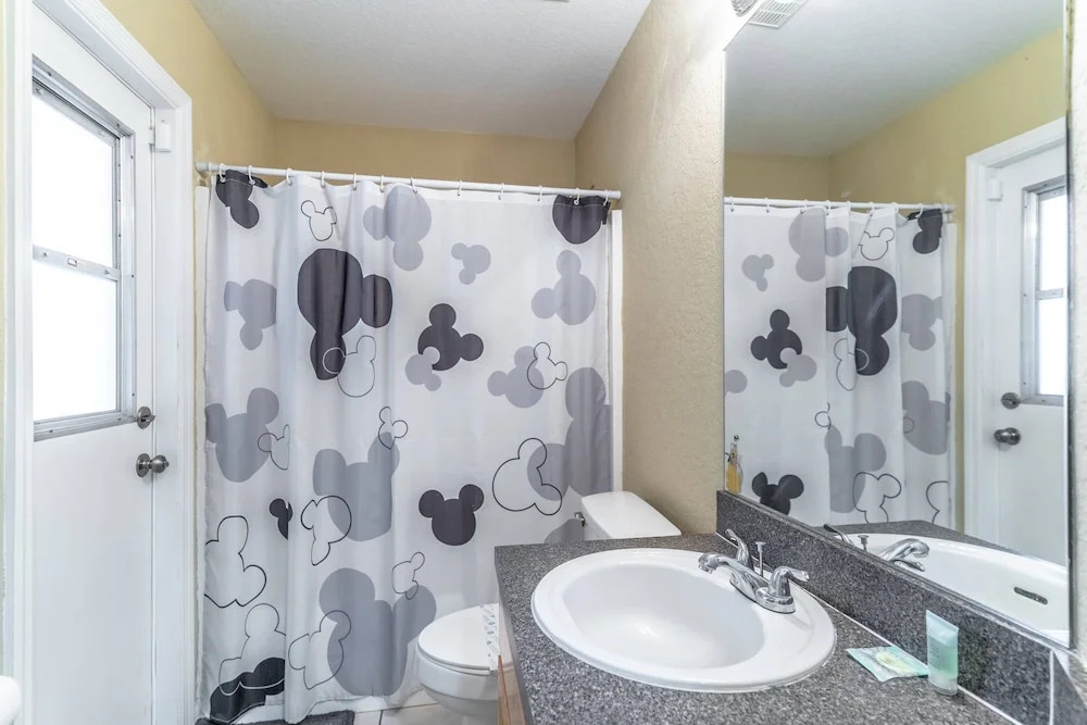 17637 Silver Creek