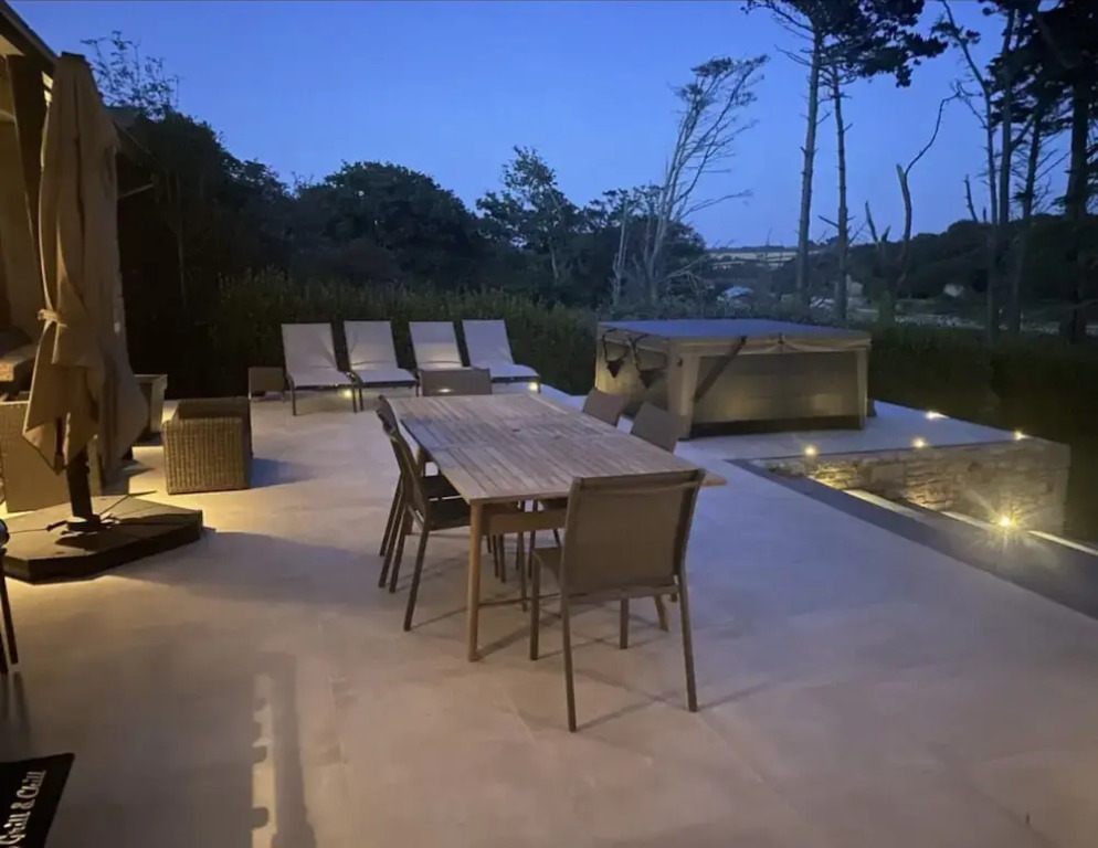 Character House With SPA and sea View
