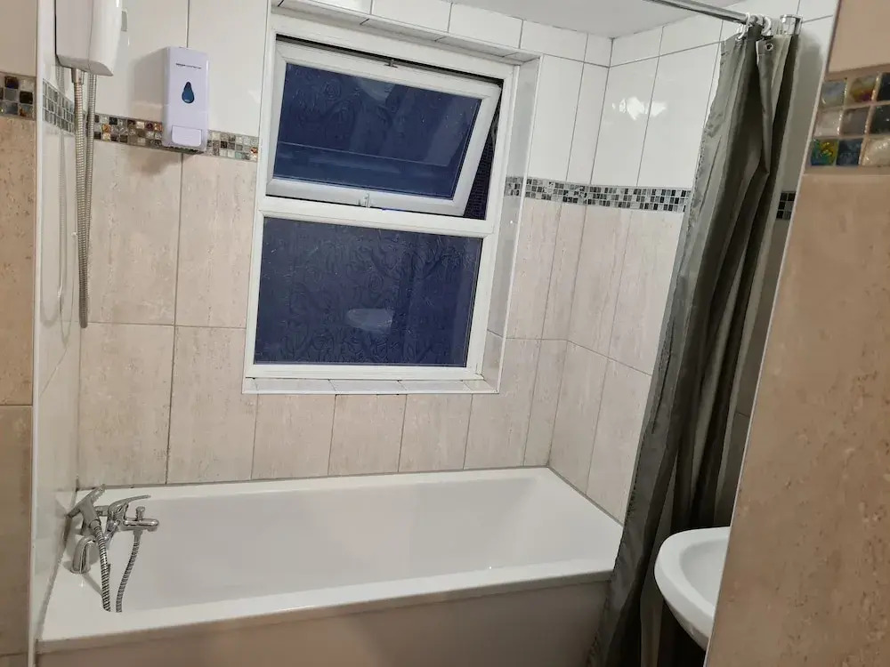4br-2ensuite-10mincentrallondon-sleeps11-parking