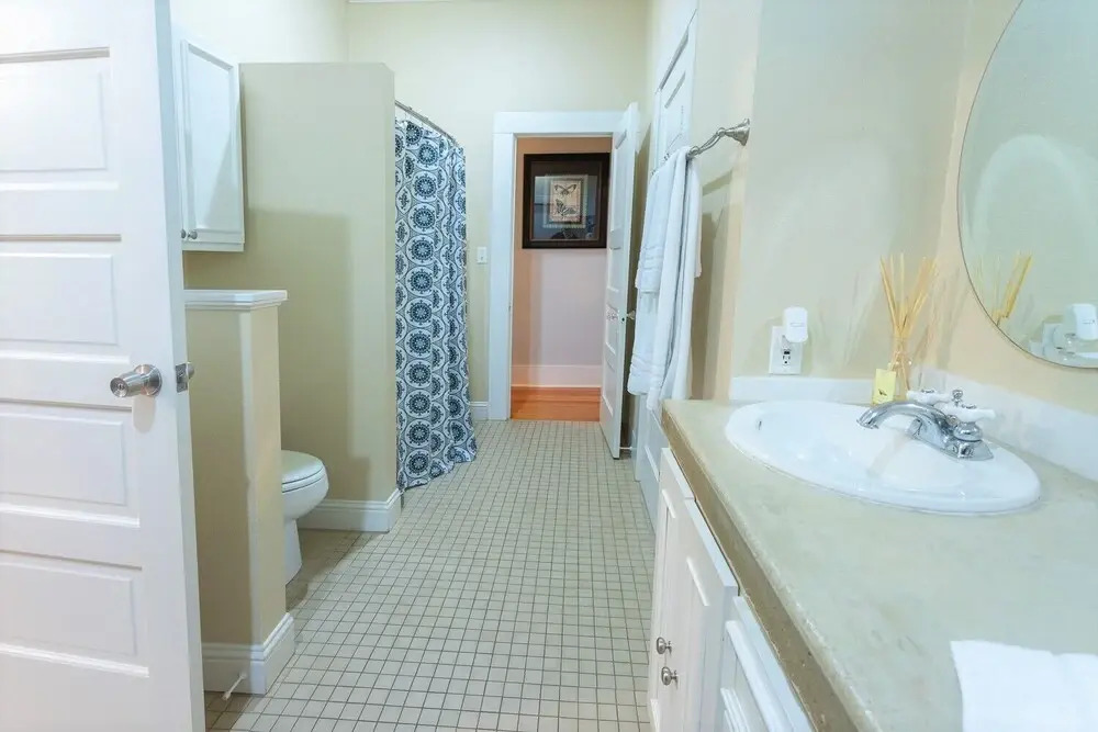 Heart of Fredericksburg w/Pool,Hot-Tub&Grill