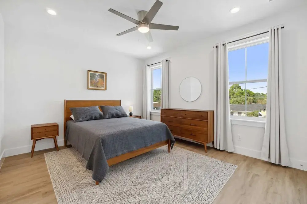 Blissful Getaway 4 BDR Whole Home Heated Pool!