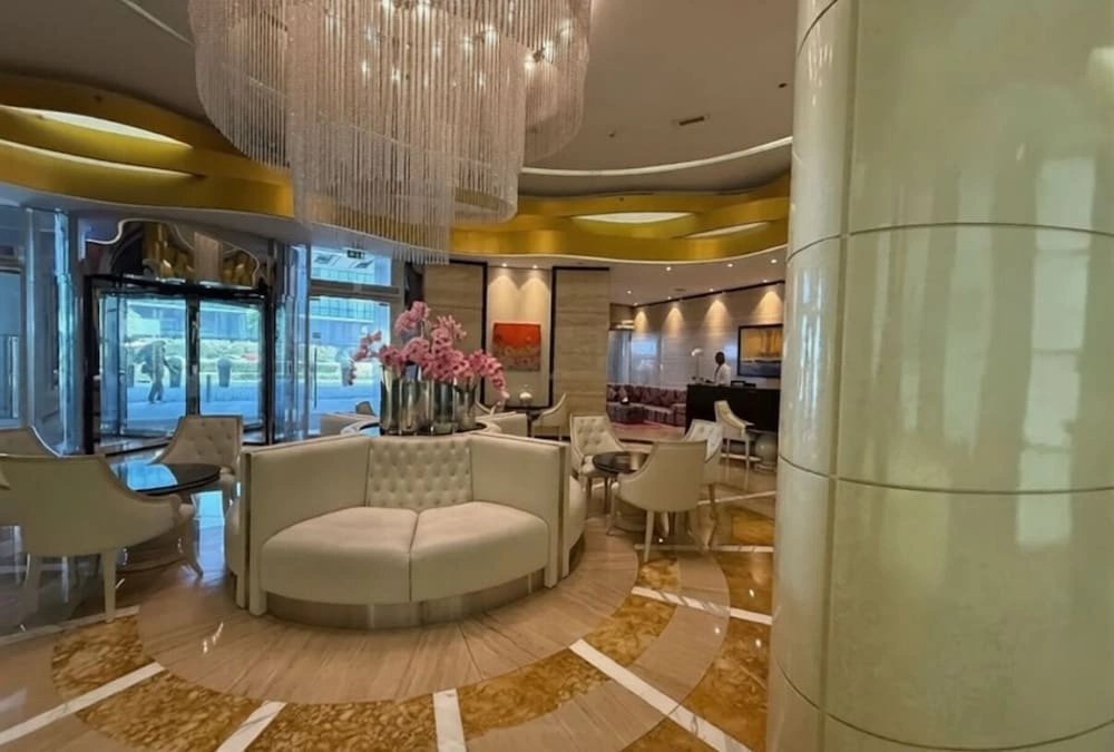 WYZ RENT|Grand 1BR Cour Jardin Near Bay Avenue