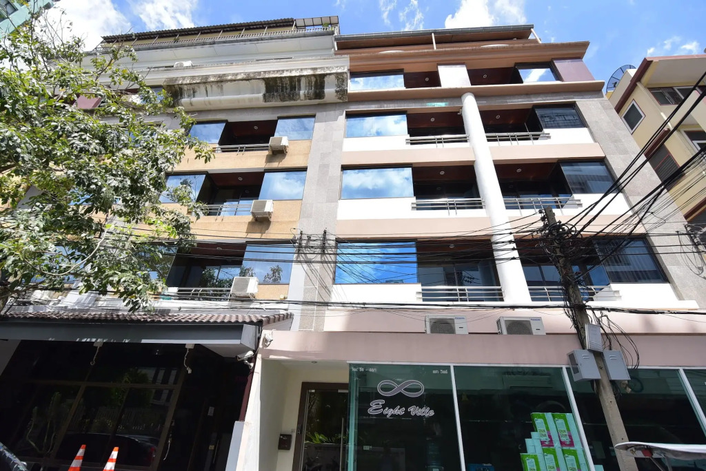 Eight Ville Apartment