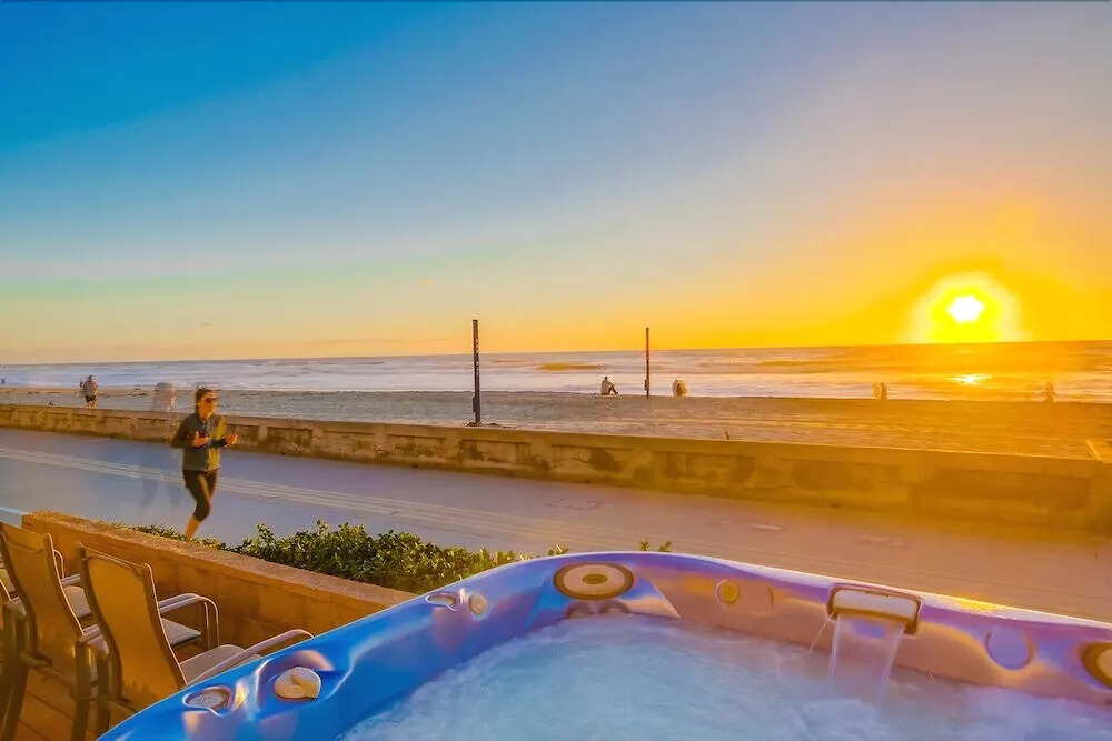 The Beach Break 2 3 Bedrooms 2.5 Bathrooms Townhouse