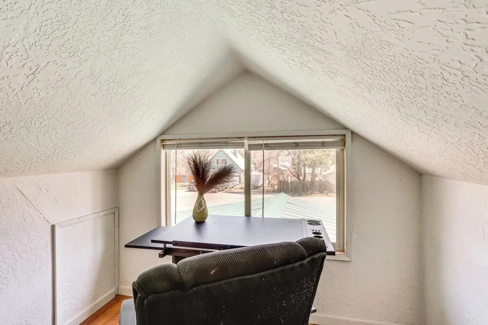 < 1 Mi to Lake Almanor: Home w/ Furnished Decks!