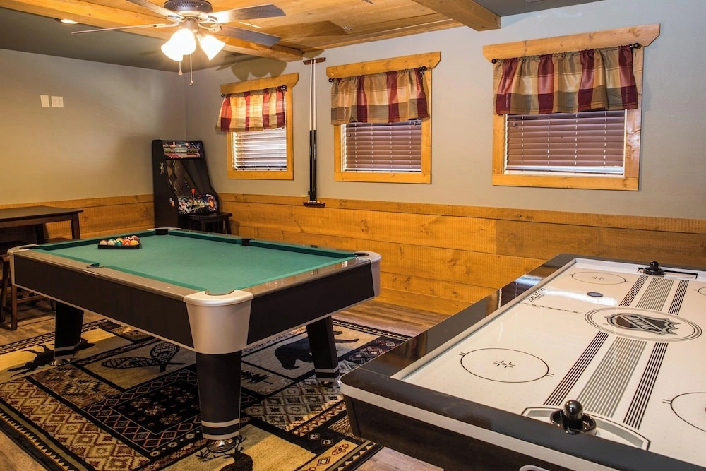 Gatlinburg Pool Pad