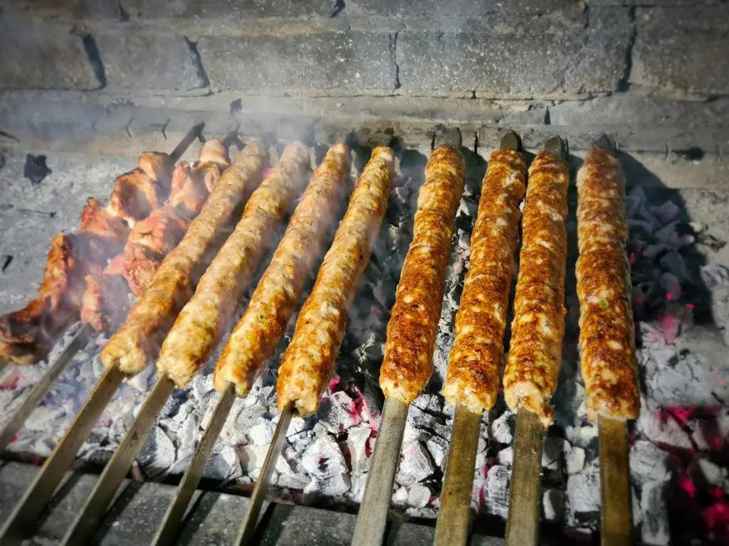Chveni sakhli