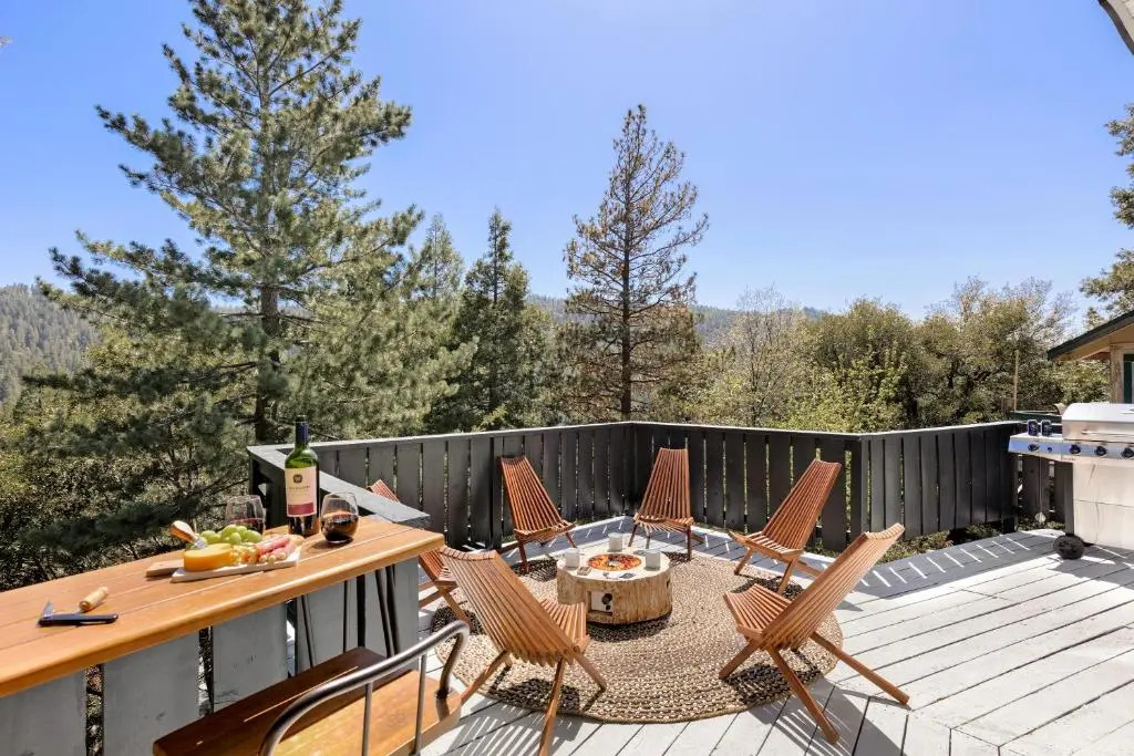 Hot Tub, Fire Pit, Deck Views, Near the Lake The Matterhorn Manor by Avantstay