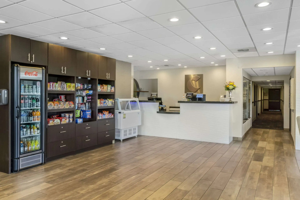 Comfort Inn & Suites Pacific - Auburn
