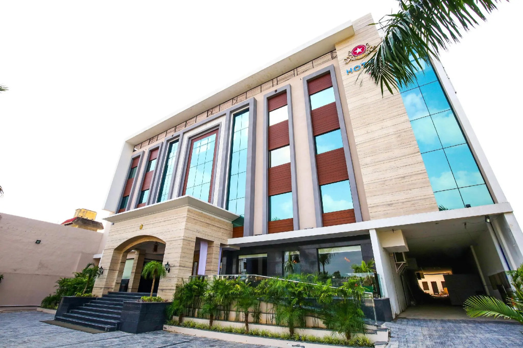 OYO 22010 Hotel Stella Continental