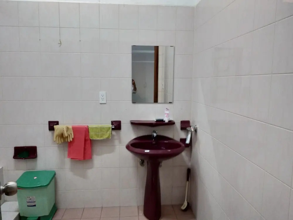 Spot On 710 Sakura Hostel Cholon