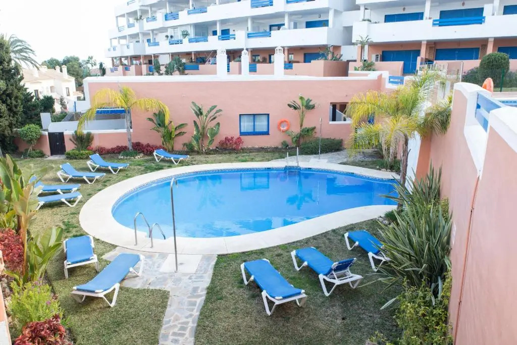 Duquesa Suites Golf and Gardens