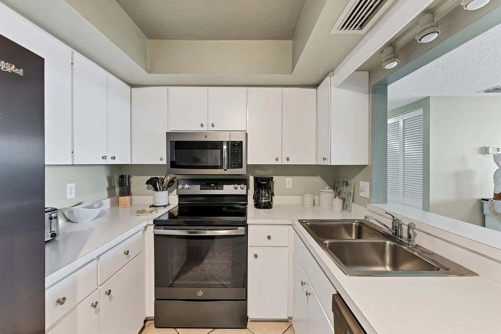 Anchorage Resort Top Floor 2 Bedroom Condo With Gulf Views 0896