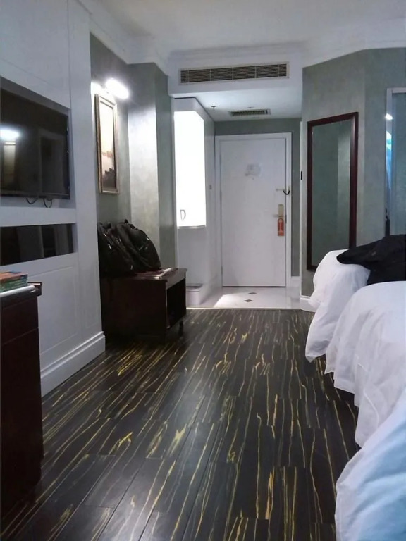 Leju Hotel (Jiaozuo Dongfanghong Square)