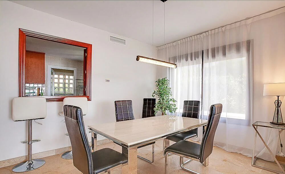 3 bedroom apartment garden and sea view