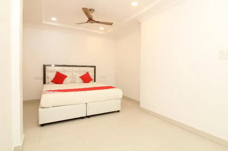 Saba Service Apartments by OYO Rooms