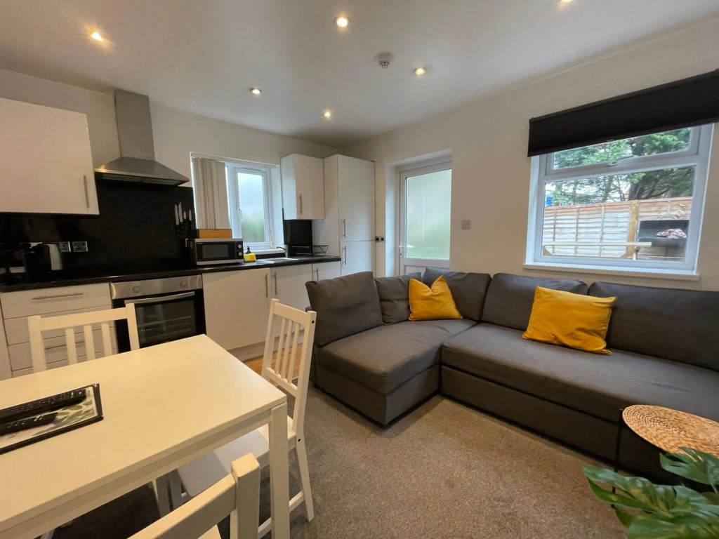 3 Person Apartment in City Centre
