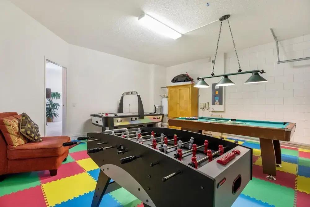 Stunning 4 bed Villa With South Facing Pool and spa With no Immediate Rear Neighbors Overlooking Conservation - 379
