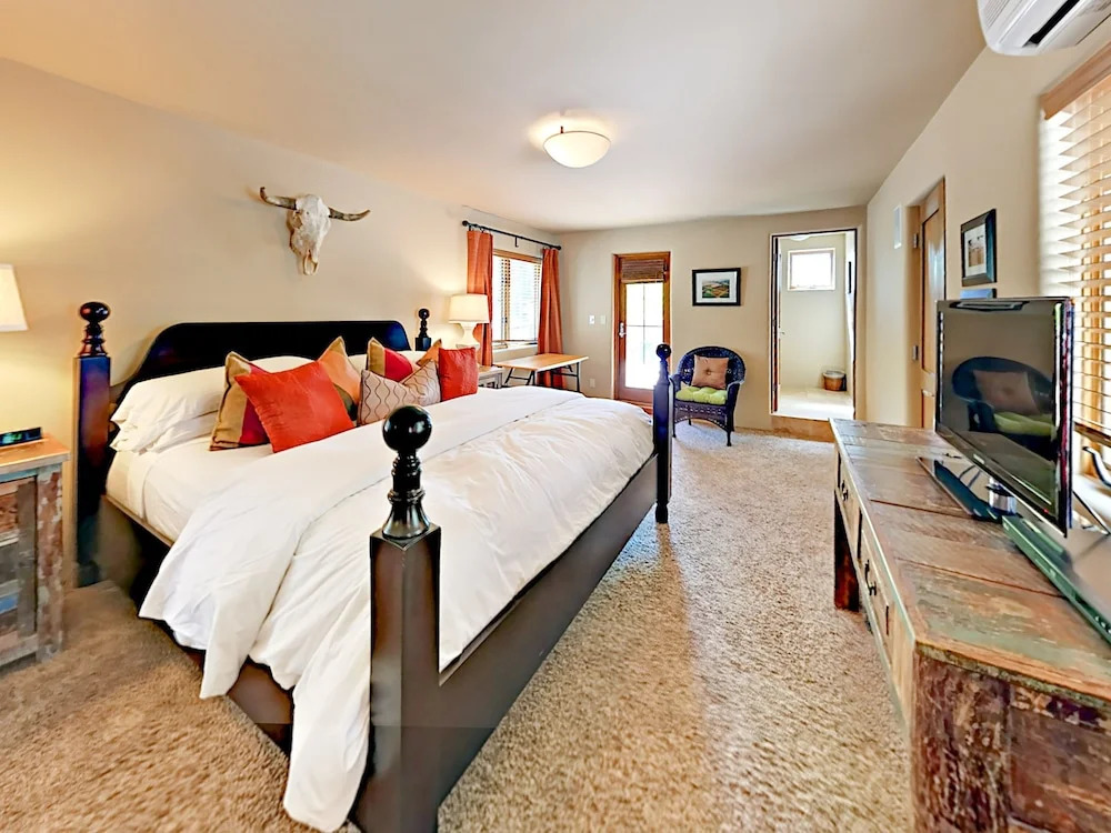 12 La Vereda Condo Unit 2 2 Bedrooms 2.5 Bathrooms Condo