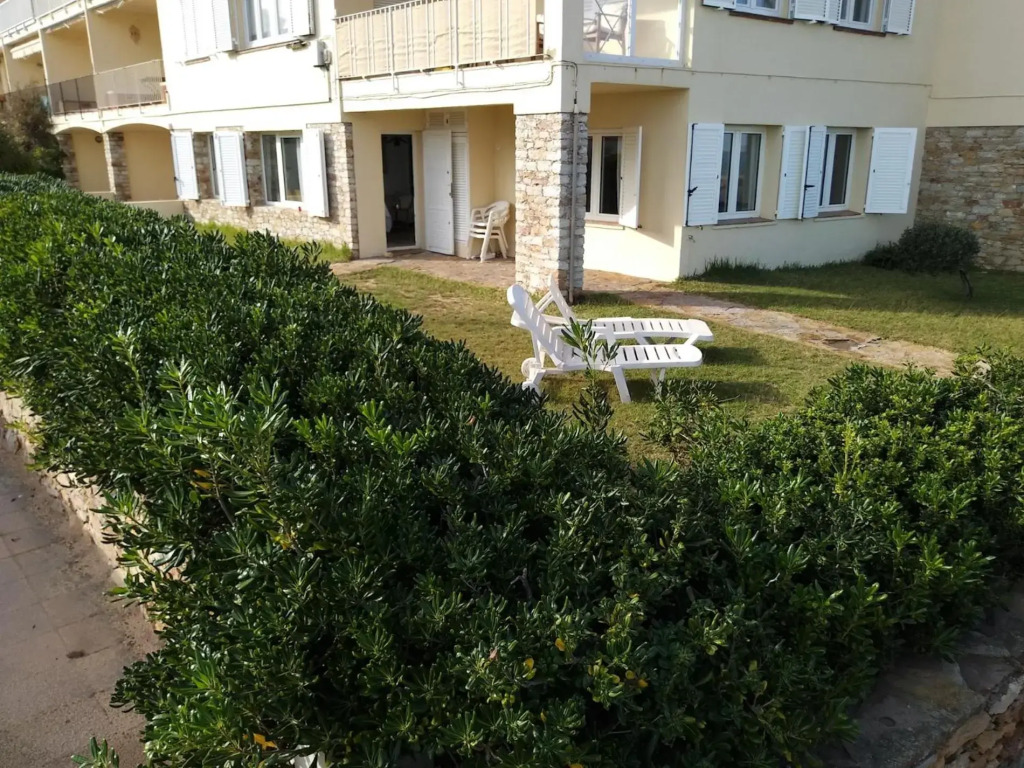 Sea front apartment in Platja Pals with terrace and parking