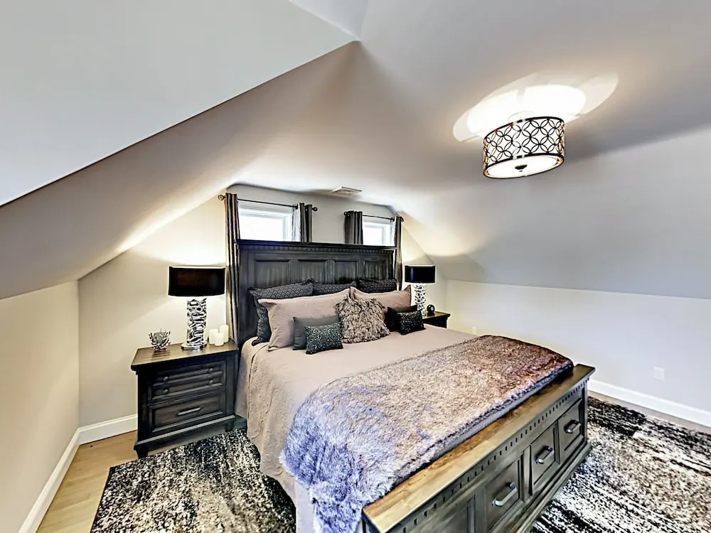 Phinneys - 4 Br Home