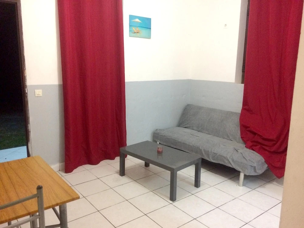 Apartment With one Bedroom in Le Gosier, With Enclosed Garden and Wifi