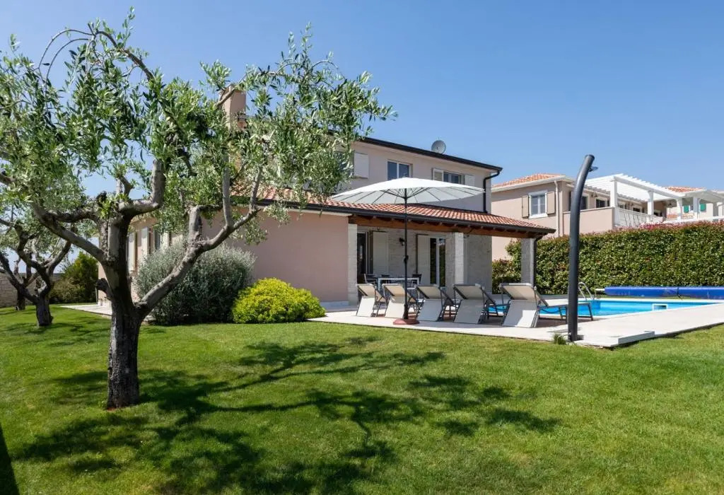 Villa Vor Ort