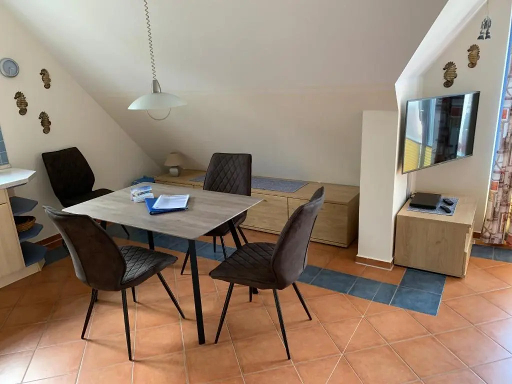 Neue Reihe 43 Villa Regulus OG