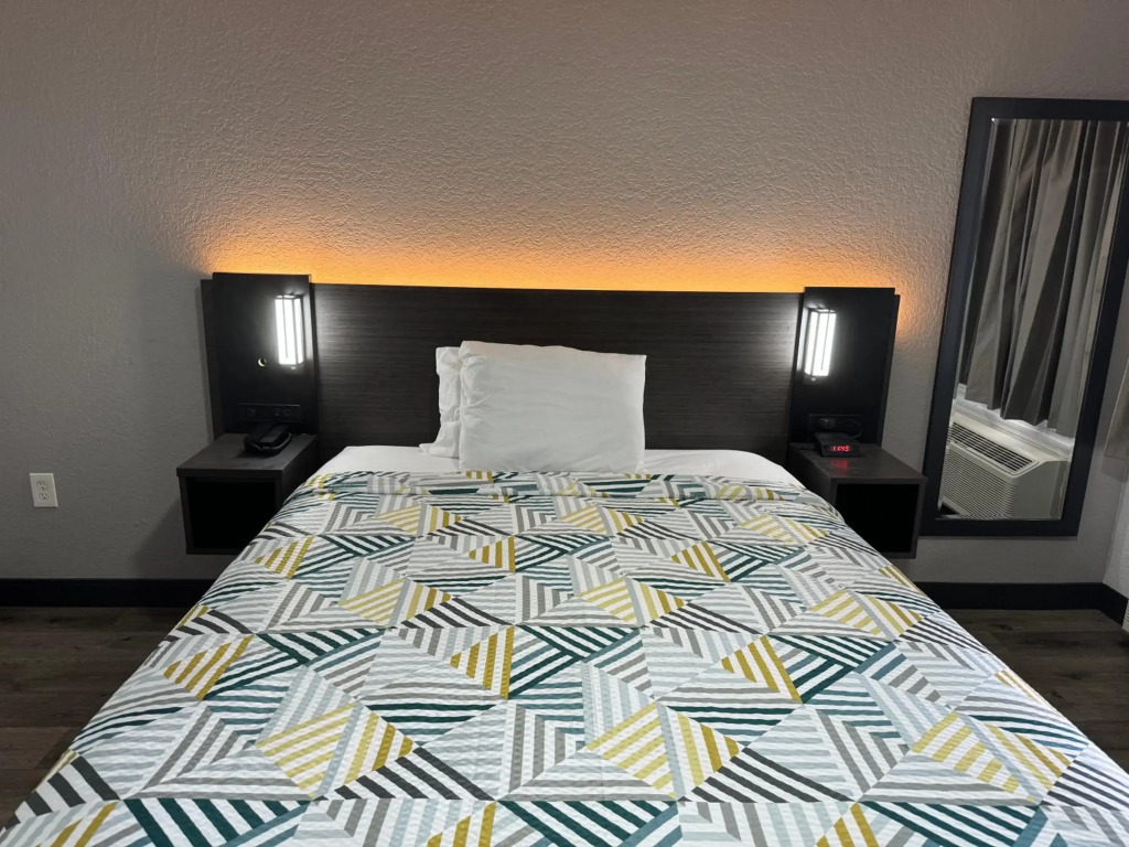 Studio 6 Extended Stay - West Palm Beach, FL