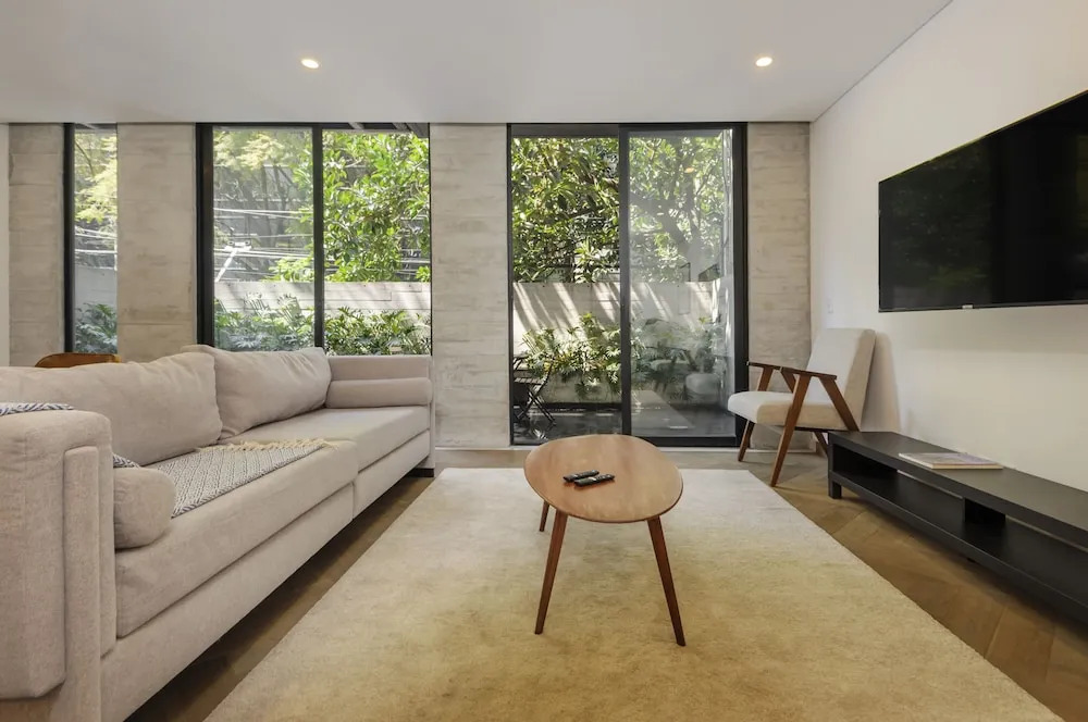 Wynwood House Schiller