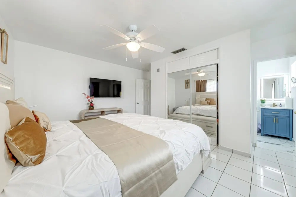 < 4 Mi to Hard Rock Stadium: Miramar Home w/ Bbq!