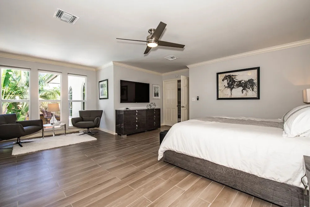 The House of 425 Coral Way 5 Bedrooms 4.5 Bathrooms Home