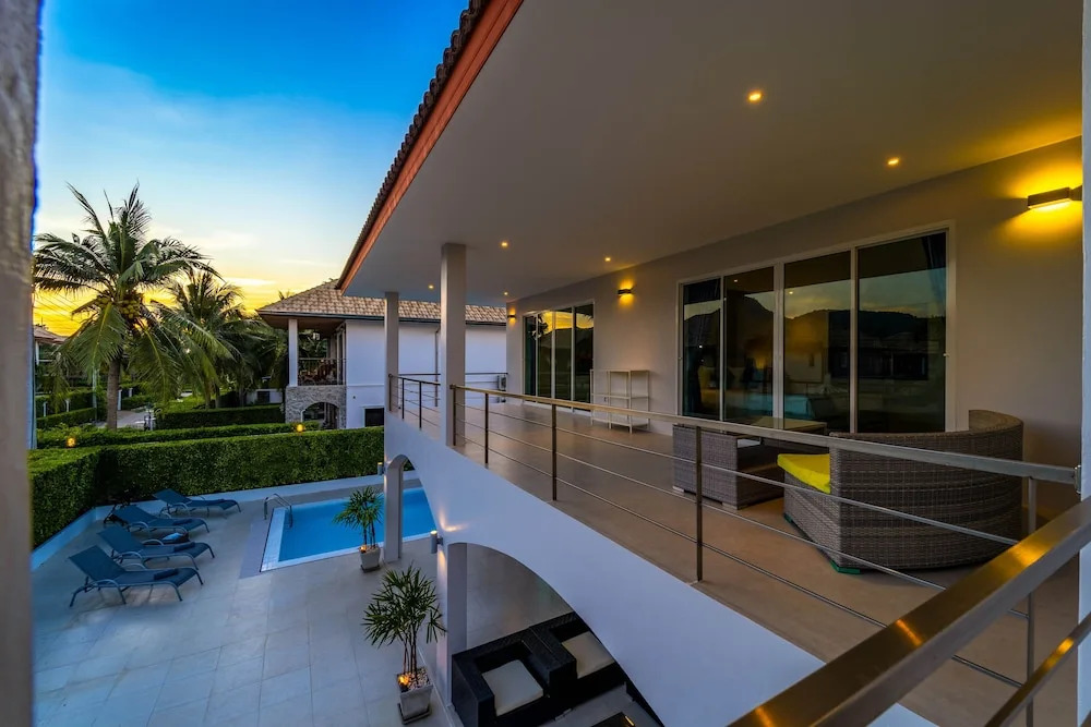 Modern 4 Bedroom Pool Villa in Good Location VY