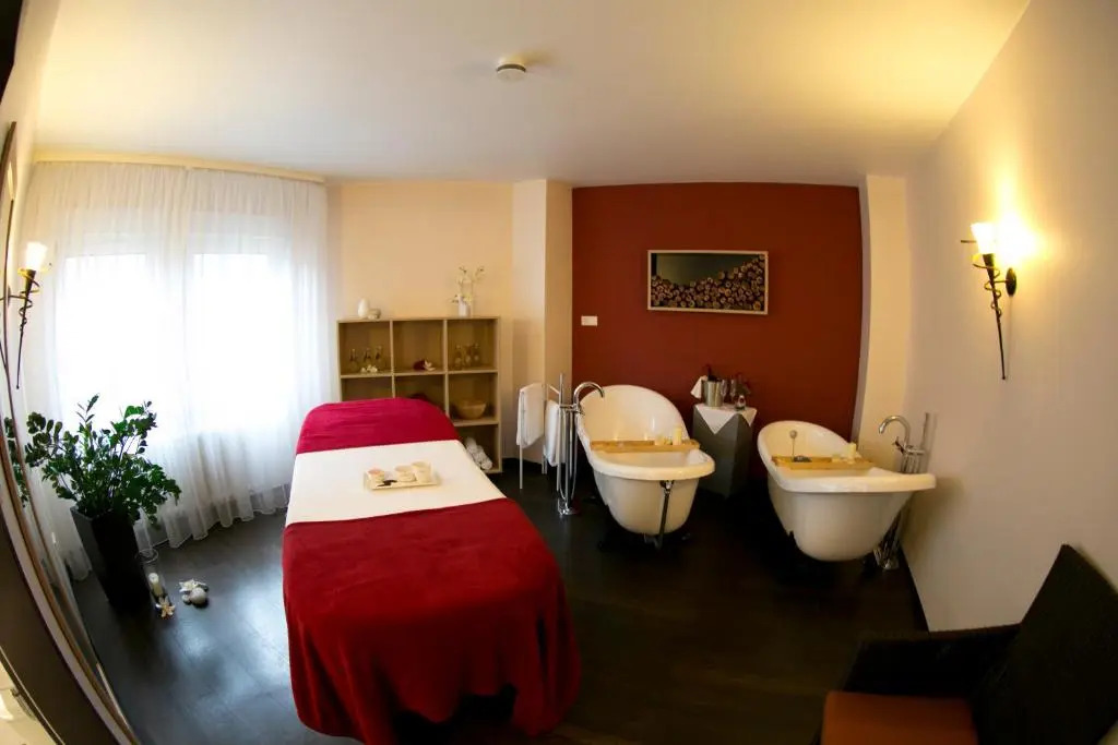 AKZENT Hotel Bergs Alte Bauernschänke- Wellness und Wein
