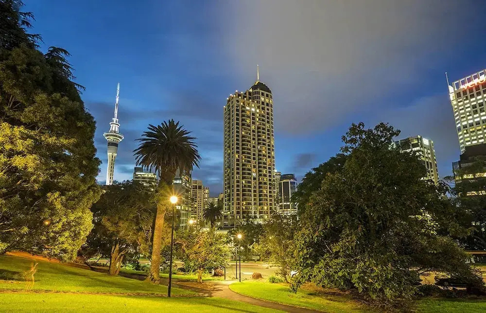 Central 1 Bedroom in Metropolis