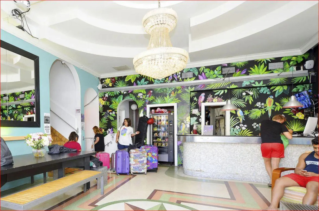 South Beach Rooms and Hostel