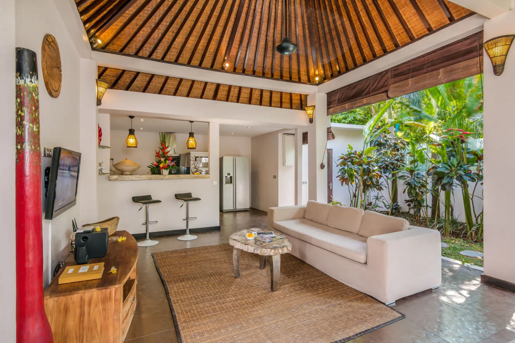 Villa Koala, 2BR Private Pool Villa near Seminyak Best Nightlife and W